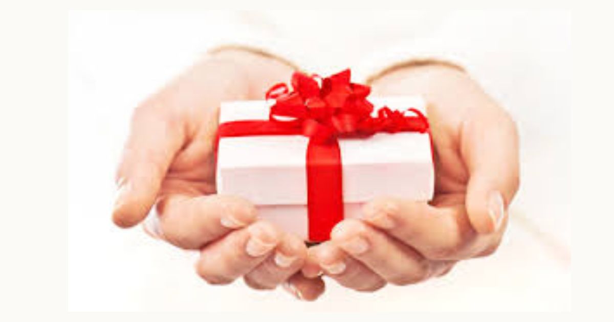 The Transformative Power of Giving: A Deep Dive into the Science Behind Health and Happiness